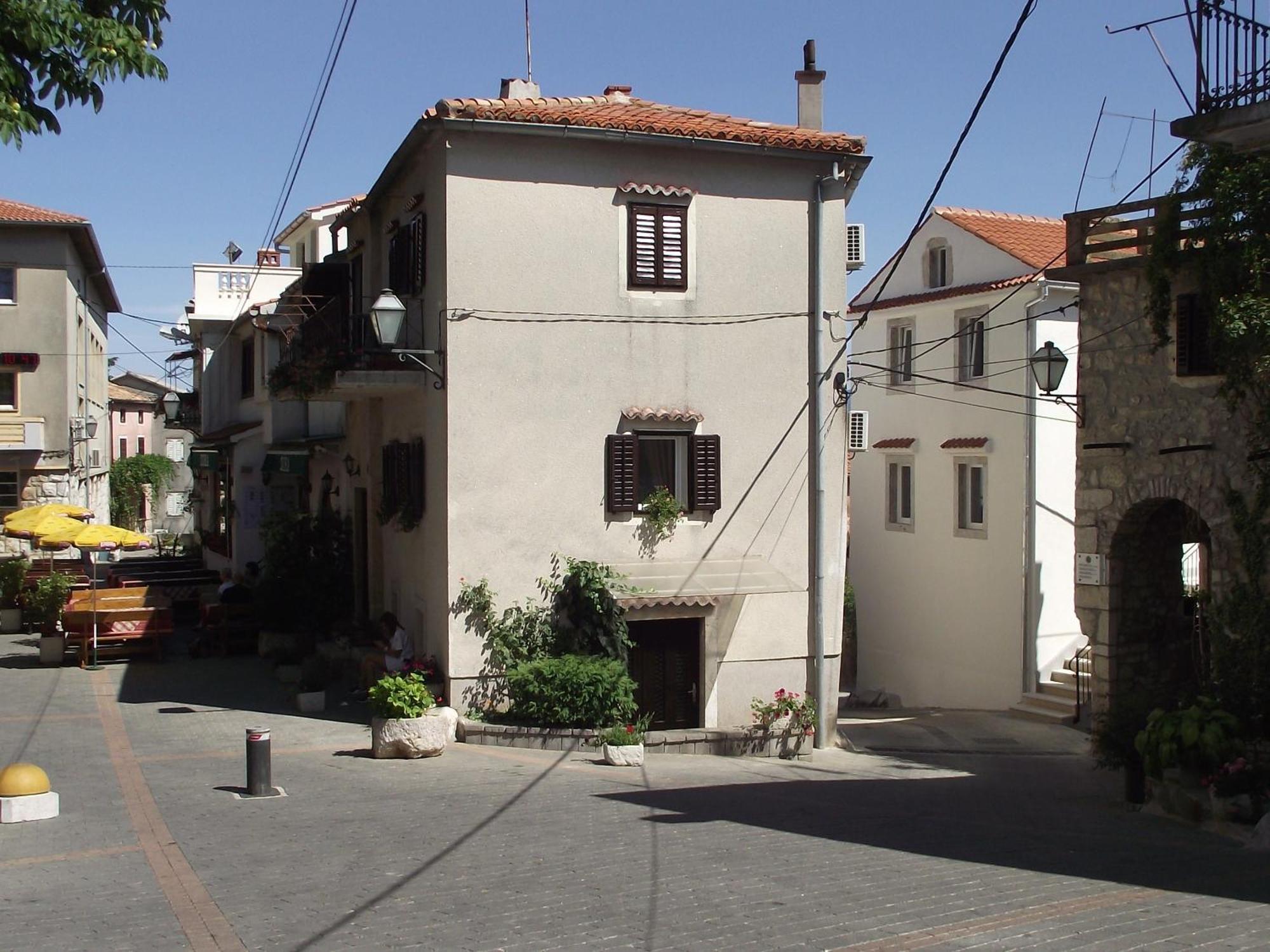 Apartments Dobrinj *